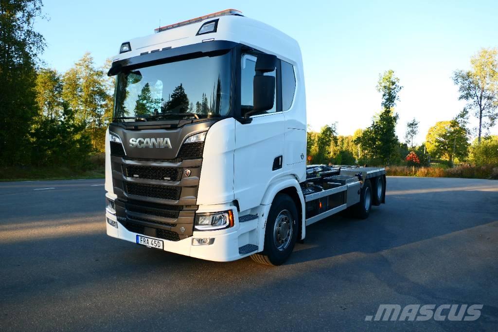 Scania R590B6x2nb Hákový nosič kontajnerov