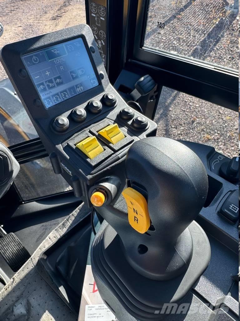 CAT 908 Kolesové nakladače