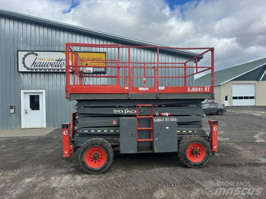 SkyJack SJ 8841 RT Nožnicové zdvíhacie plošiny
