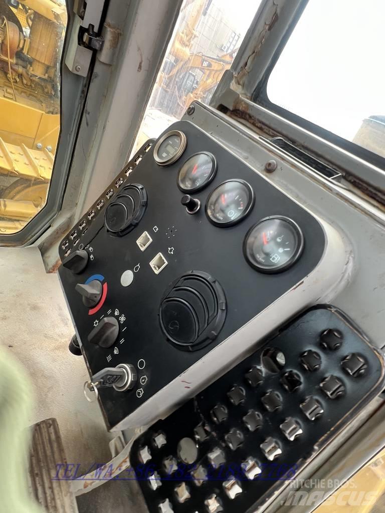 CAT D6G Pásové dozéry