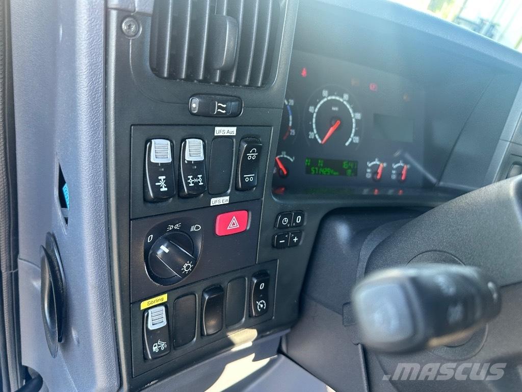 Scania R420 8X4/4 Hákový nosič kontajnerov
