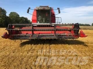Massey Ferguson 36 Kombinované zberacie stroje