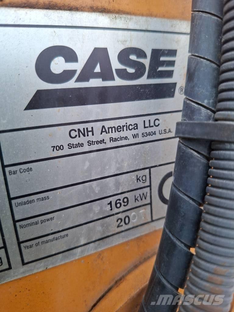 CASE 821 E Kolesové nakladače