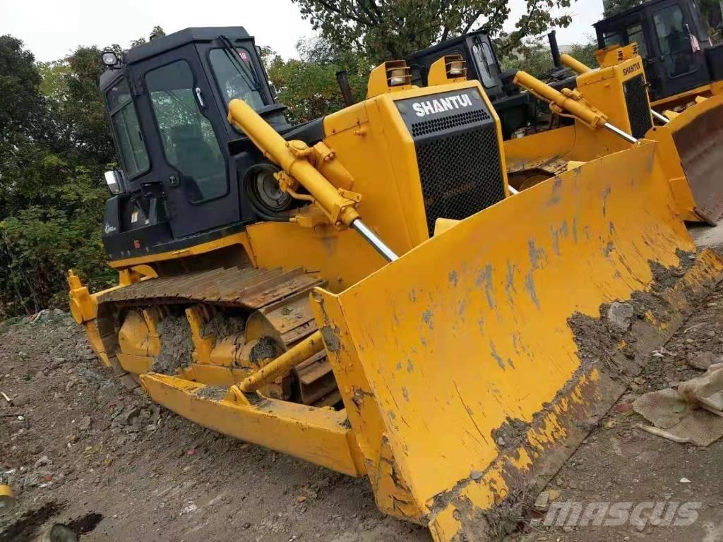 Shantui SD16 Pásové dozéry