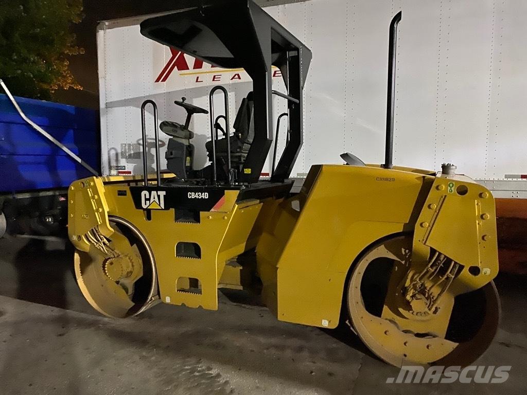 CAT CB 434 D Tandemové valce