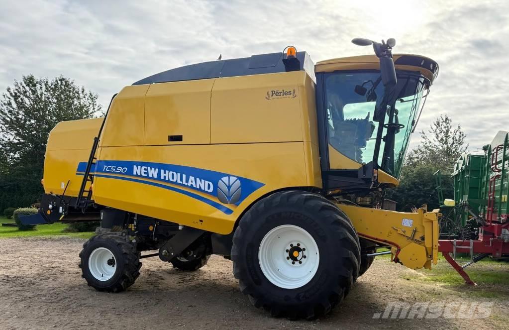New Holland TC 5.90 Kombinované zberacie stroje
