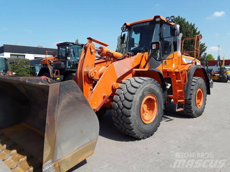 Develon DL350-5 Kolesové nakladače
