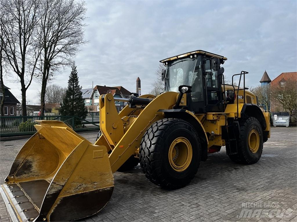 CAT 962 Kolesové nakladače