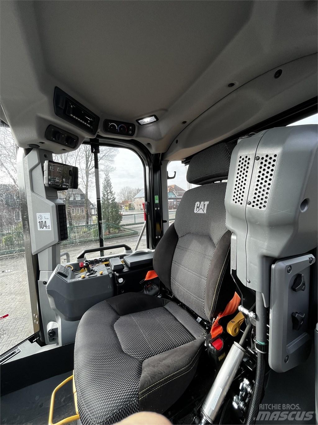 CAT 962 Kolesové nakladače