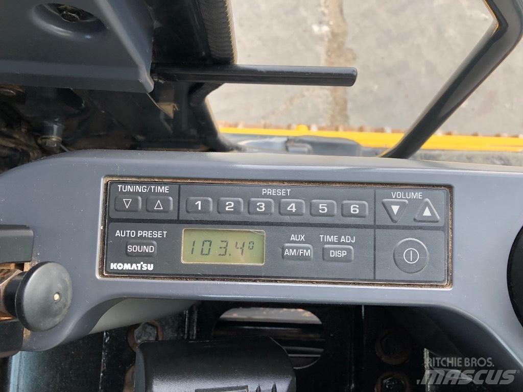 Komatsu PC210LC-11 Pásové rýpadlá