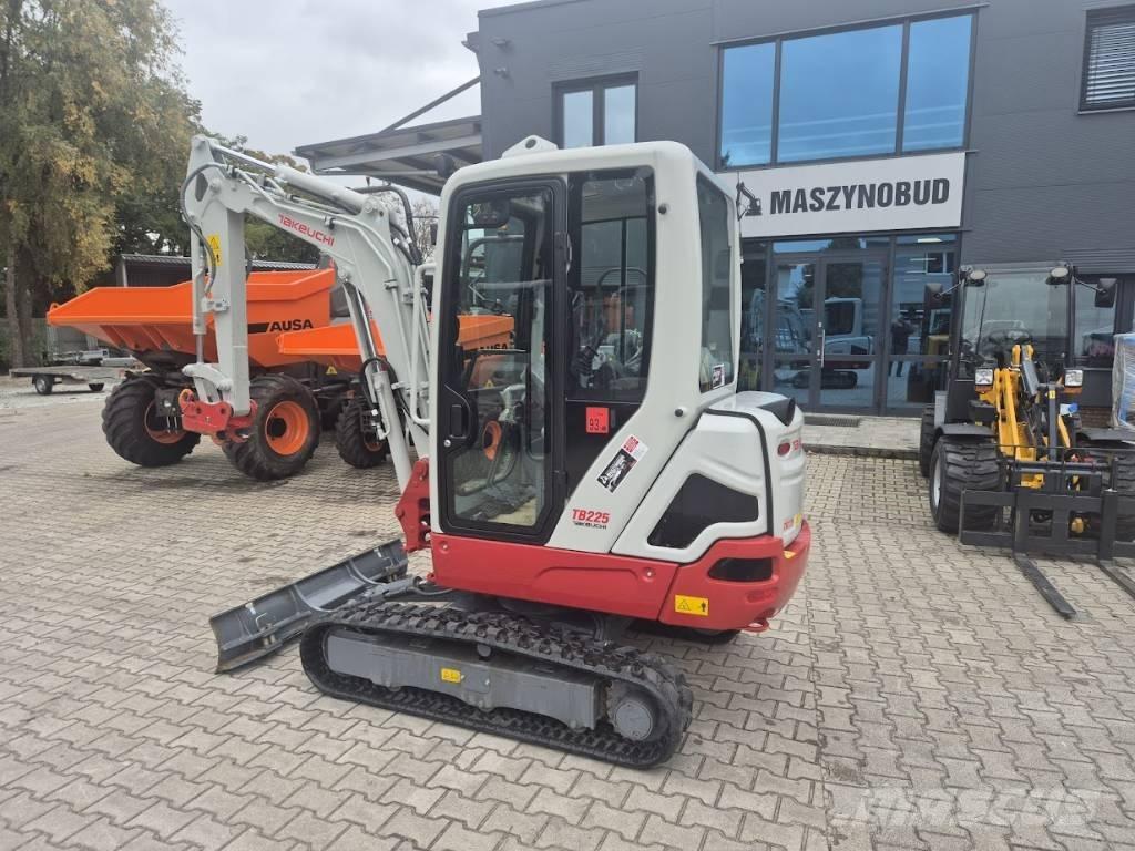 Takeuchi TB225 V0B Mini rýpadlá < 7t