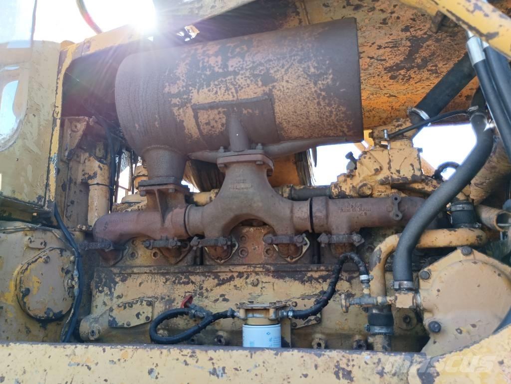 Komatsu D 85 A-12 Pásové dozéry