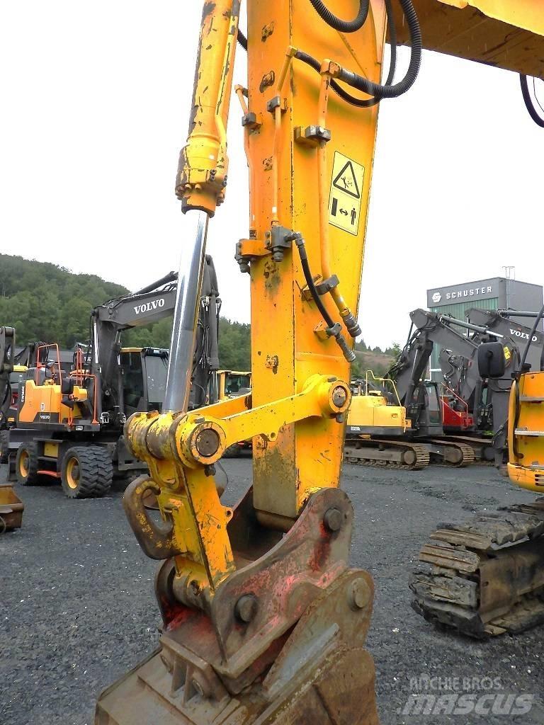 JCB JZ 235 LC Pásové rýpadlá