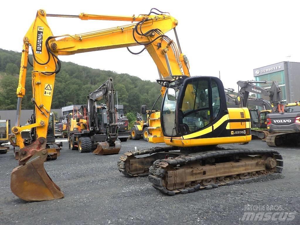 JCB JZ 235 LC Pásové rýpadlá