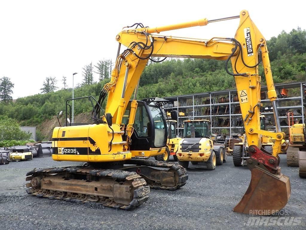 JCB JZ 235 LC Pásové rýpadlá