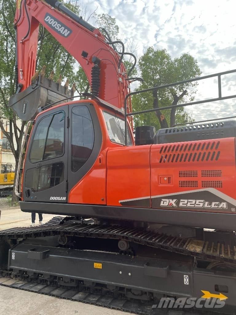 Doosan DX 225 Midi rýpadlá 7 t - 12 t