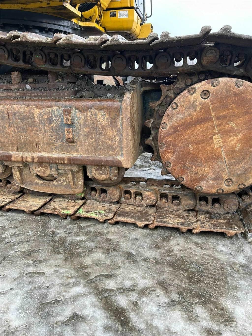 Komatsu PC490LC-11 Pásové rýpadlá