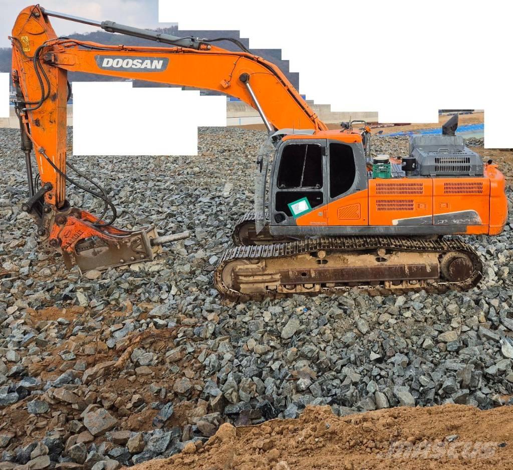 Doosan DX 300 LC-5 Pásové rýpadlá