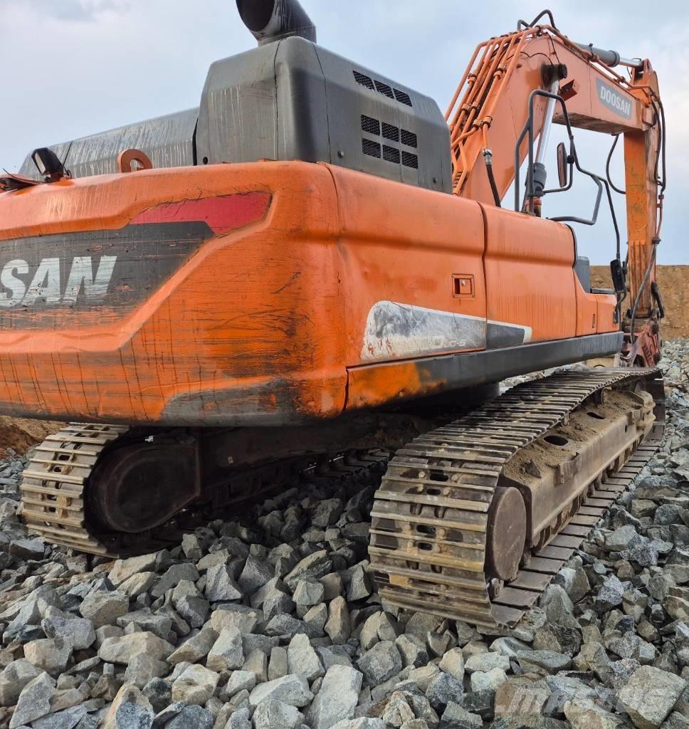 Doosan DX 300 LC-5 Pásové rýpadlá