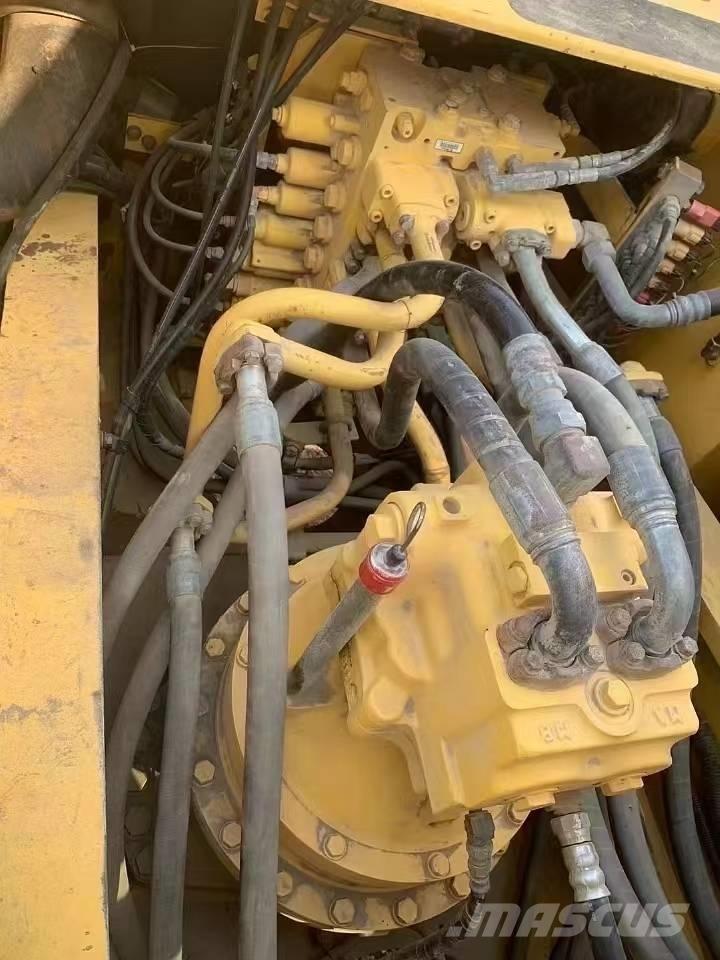 Komatsu PC 360 Pásové rýpadlá