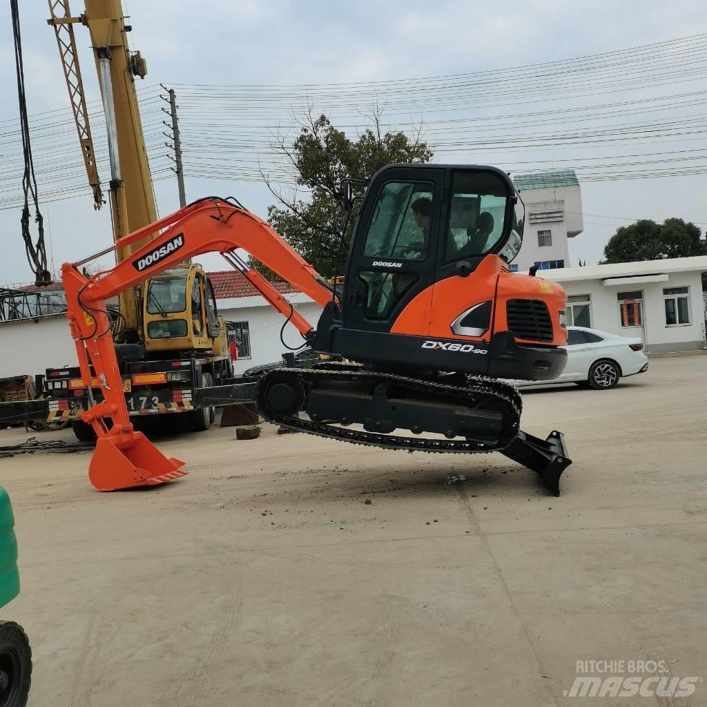 Doosan DX 60 Pásové rýpadlá