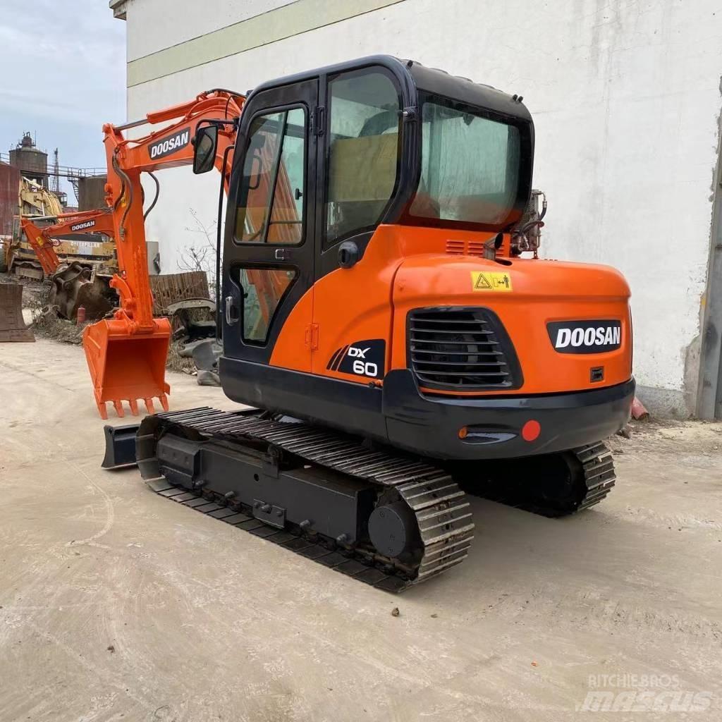 Doosan DX 60 Pásové rýpadlá