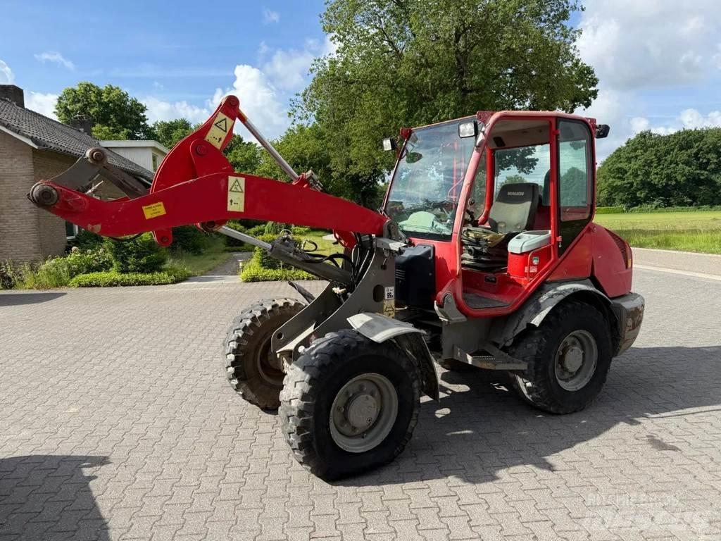Komatsu WA70-5 Kolesové nakladače