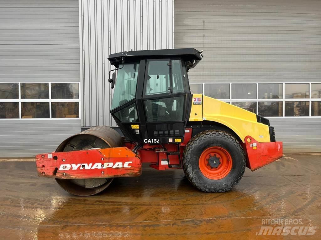 Dynapac CA152D Ťahačové valce