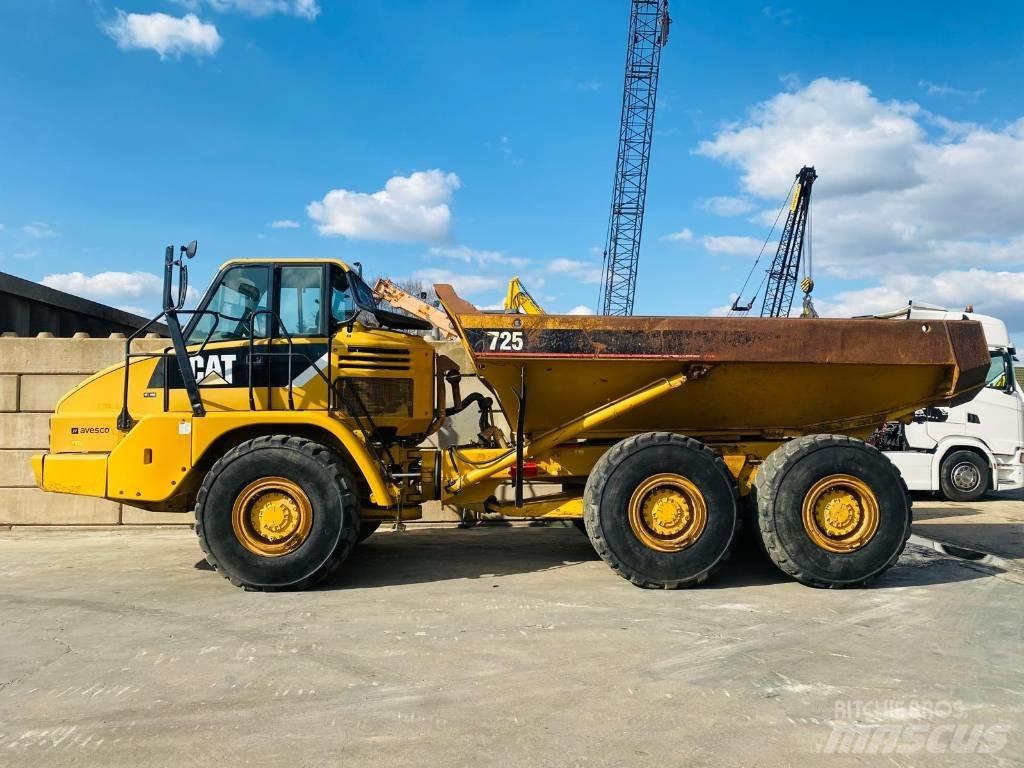 CAT 725 Kĺbové nákladné autá