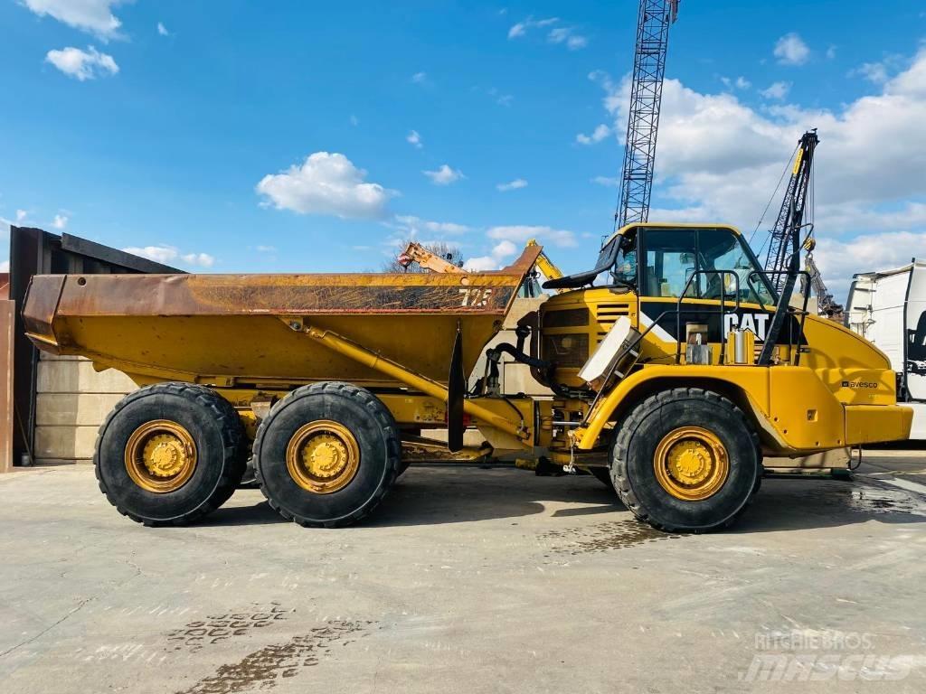CAT 725 Kĺbové nákladné autá