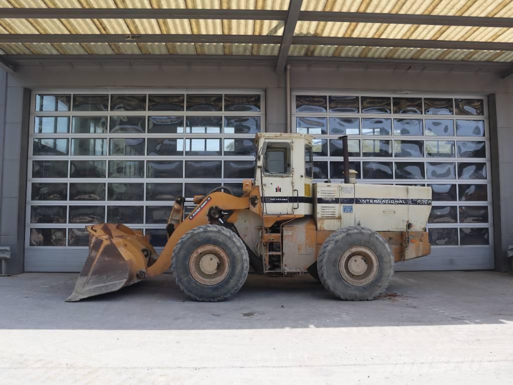 International 530 A Kolesové nakladače