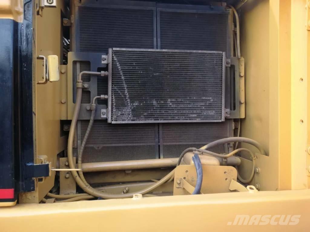 CAT 320C Pásové rýpadlá