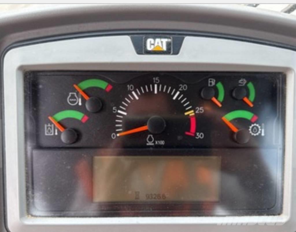 CAT 966 M Kolesové nakladače