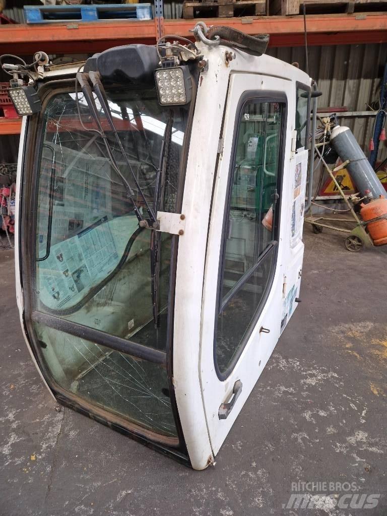 Liebherr A 904 C Kabíny a interiér