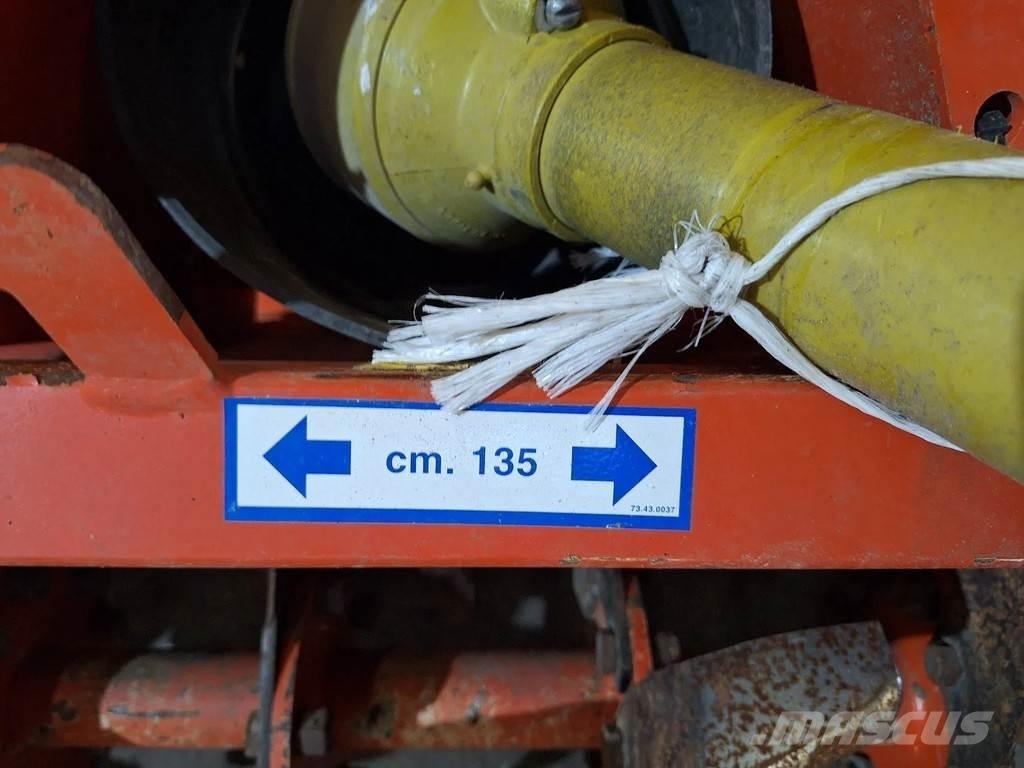 Kubota B2150 Manipulácia s materiálom - ostatné