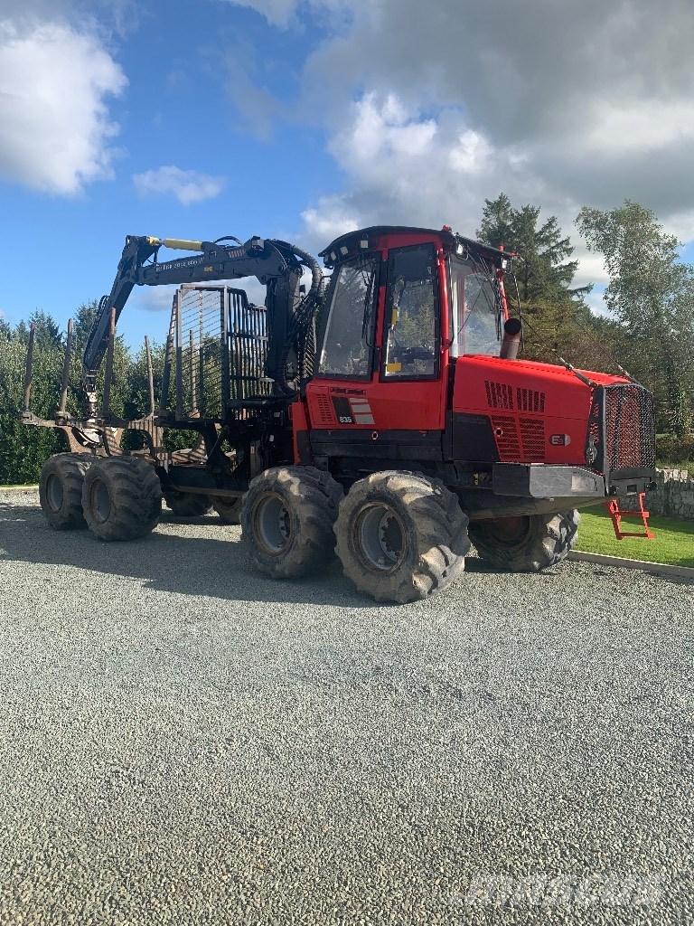 Komatsu 835 Lesné traktory
