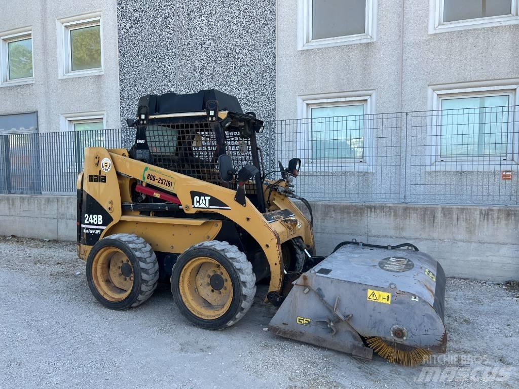 CAT 248 B HF-XPS Šmykom riadené nakladače