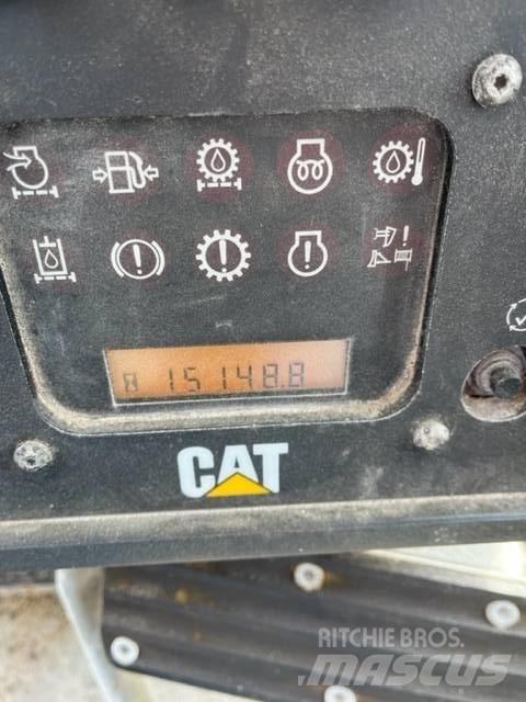 CAT D 6 T LGP Pásové dozéry