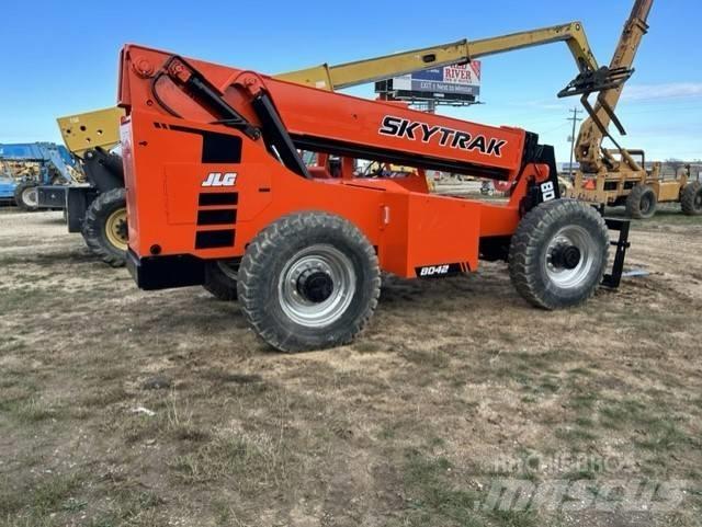 SkyTrak 8042 Teleskopické manipulátory
