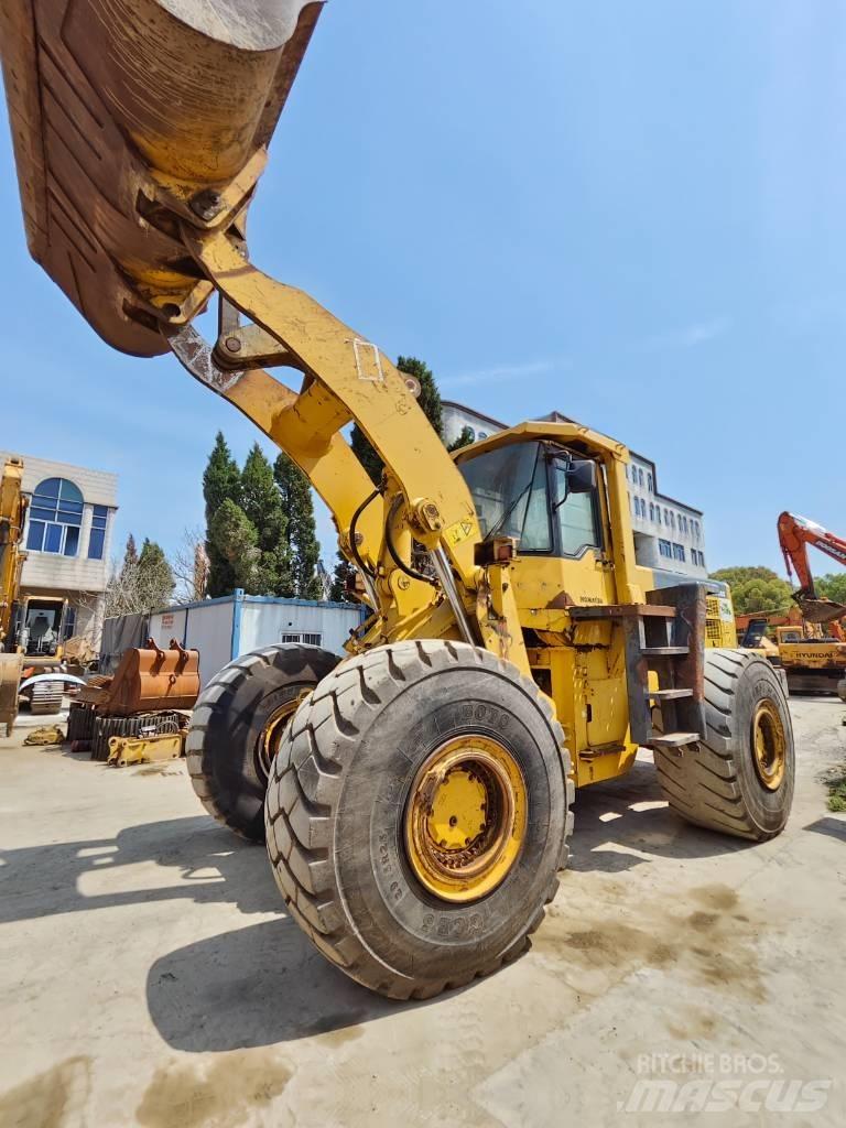 Komatsu WA 500 Kolesové nakladače