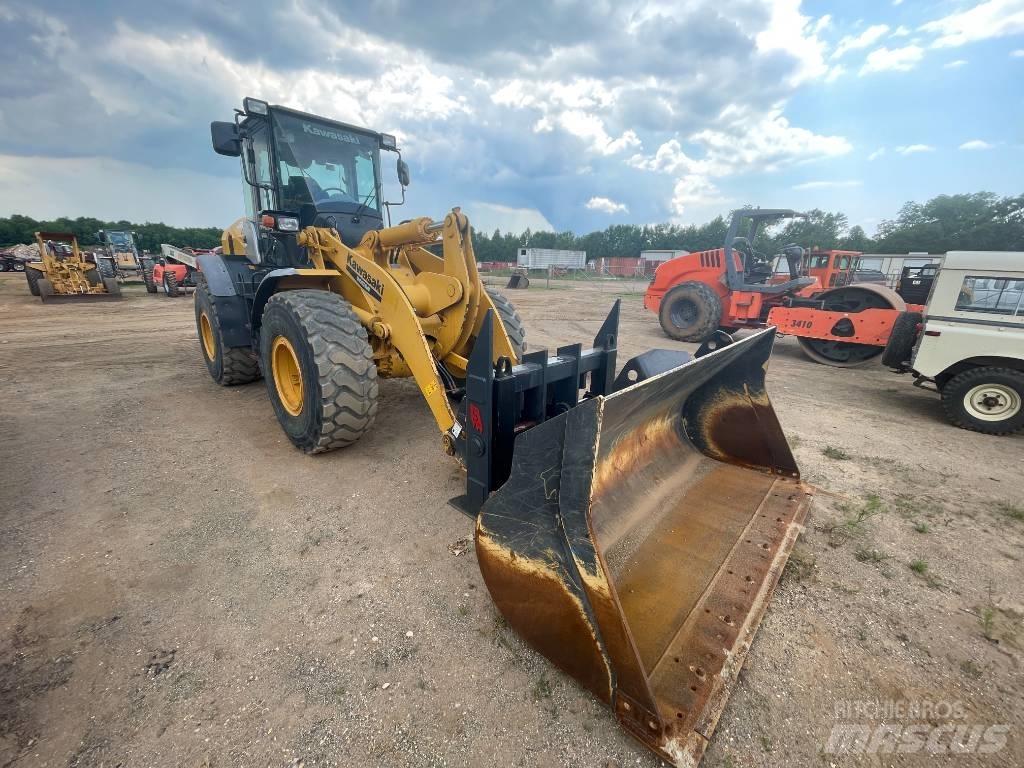 Kawasaki 67 Z 7 Kolesové nakladače