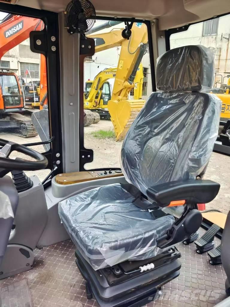 CAT 420 F Rýpadlo-nakladače