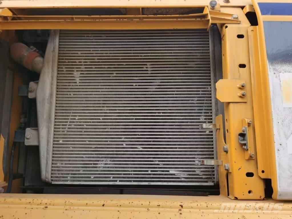 Komatsu PC 450-8 Pásové rýpadlá