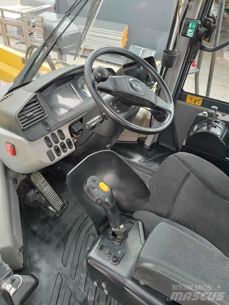 Komatsu WA 500 Kolesové nakladače