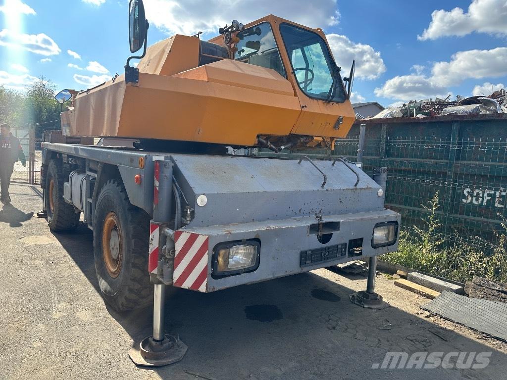 Krupp KMK 2020 Univerzálne terénne žeriavy