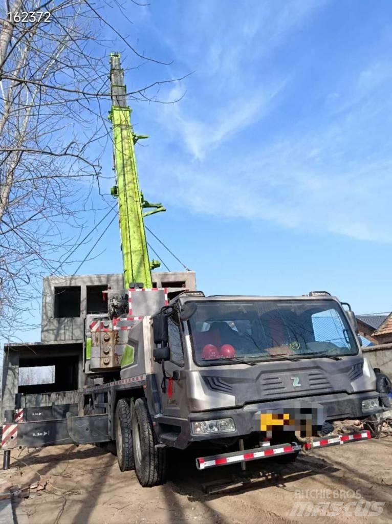 Zoomlion ZTC 800 V Univerzálne terénne žeriavy