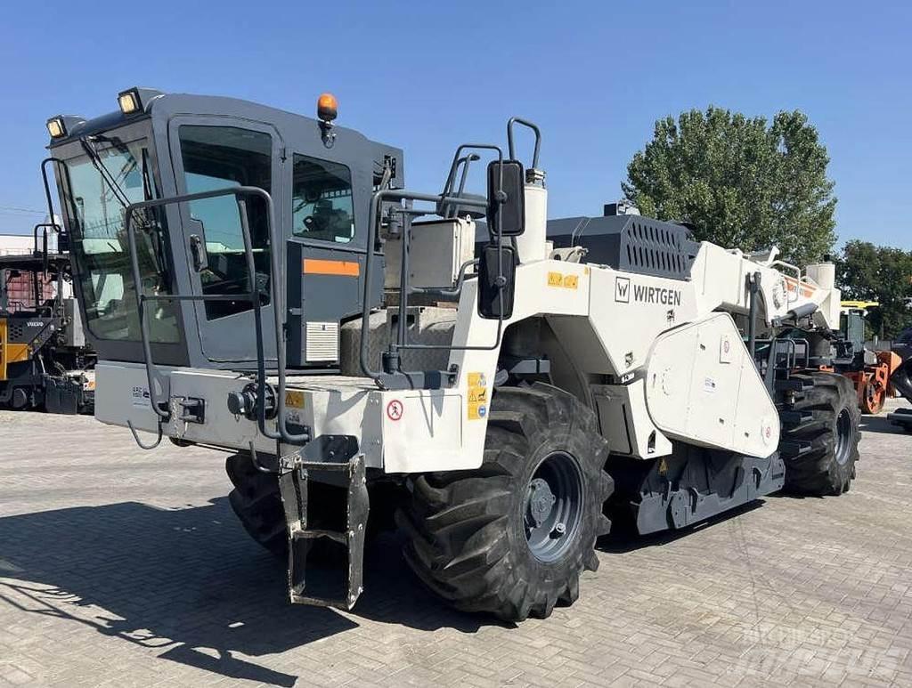 Wirtgen WR 2400 Recyklovače asfaltu