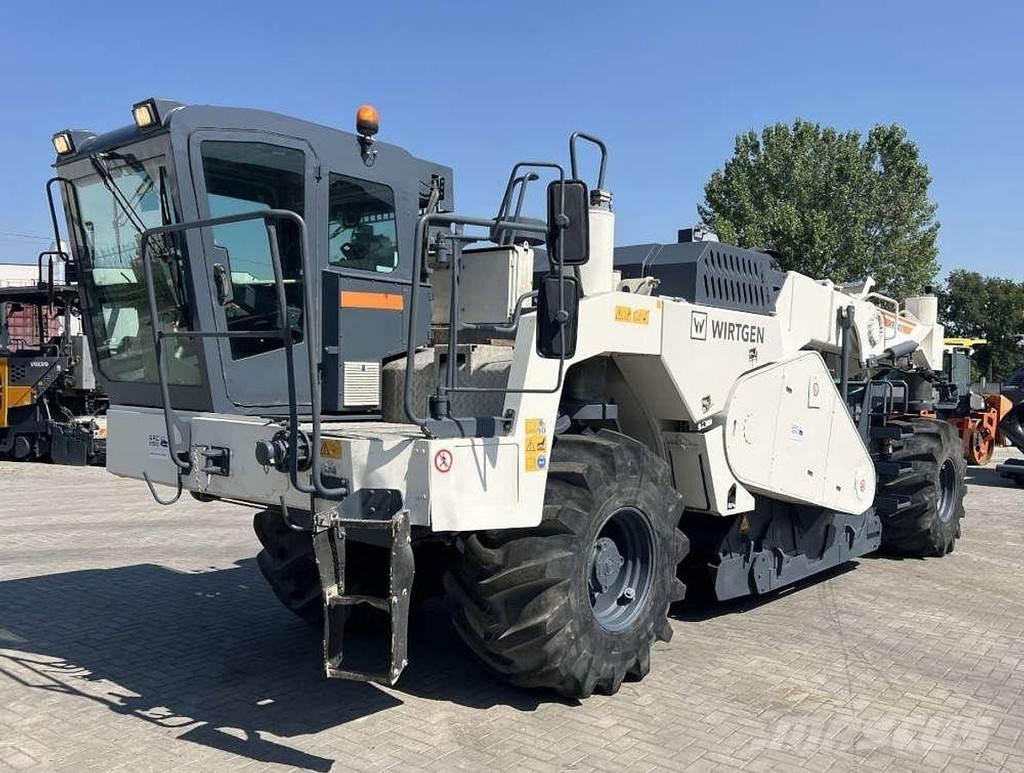 Wirtgen WR 2400 Recyklovače asfaltu