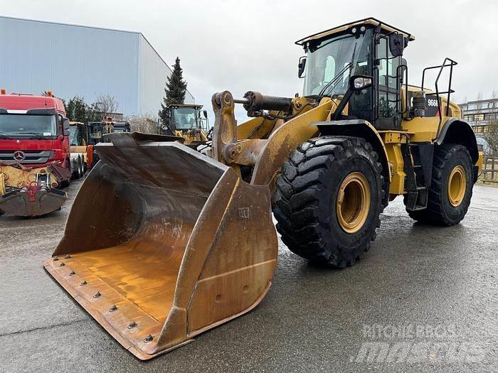 CAT 966M Kolesové nakladače