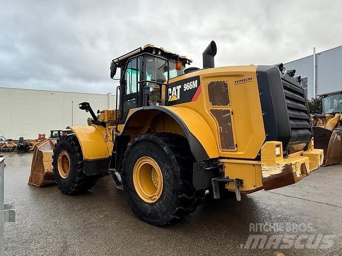 CAT 966M Kolesové nakladače